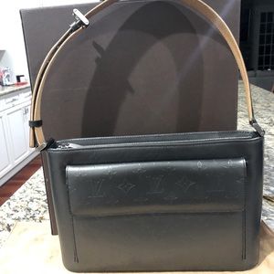Authentic Louis Vuitton purse
